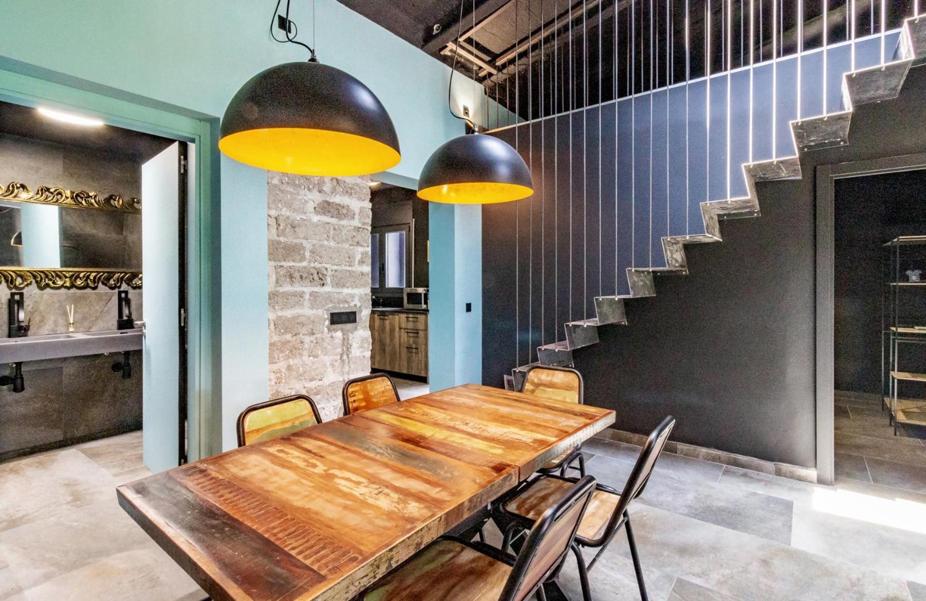 Black House Sorprendente Casa Estilo Industrial Olot Esterno foto