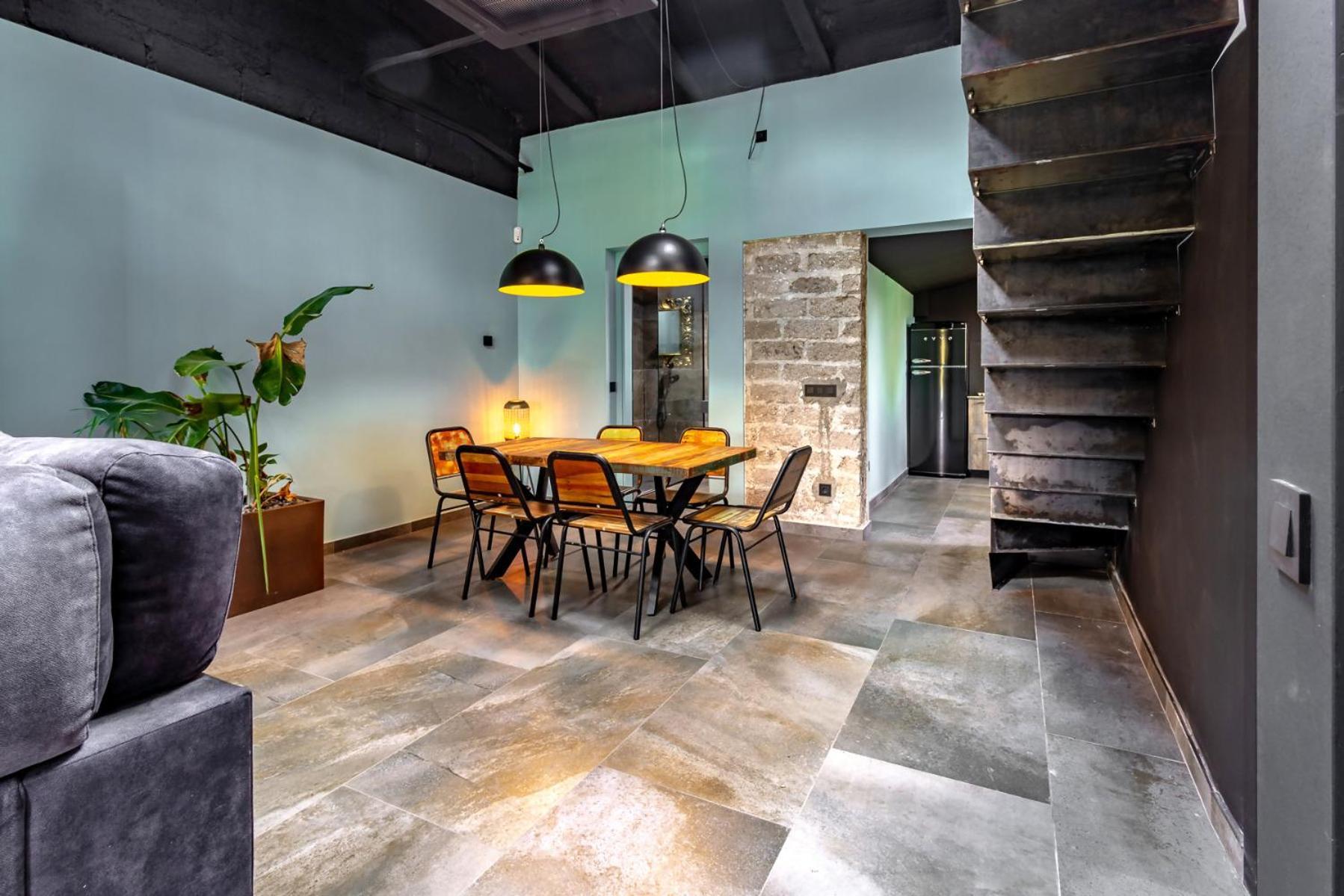 Black House Sorprendente Casa Estilo Industrial Olot Esterno foto